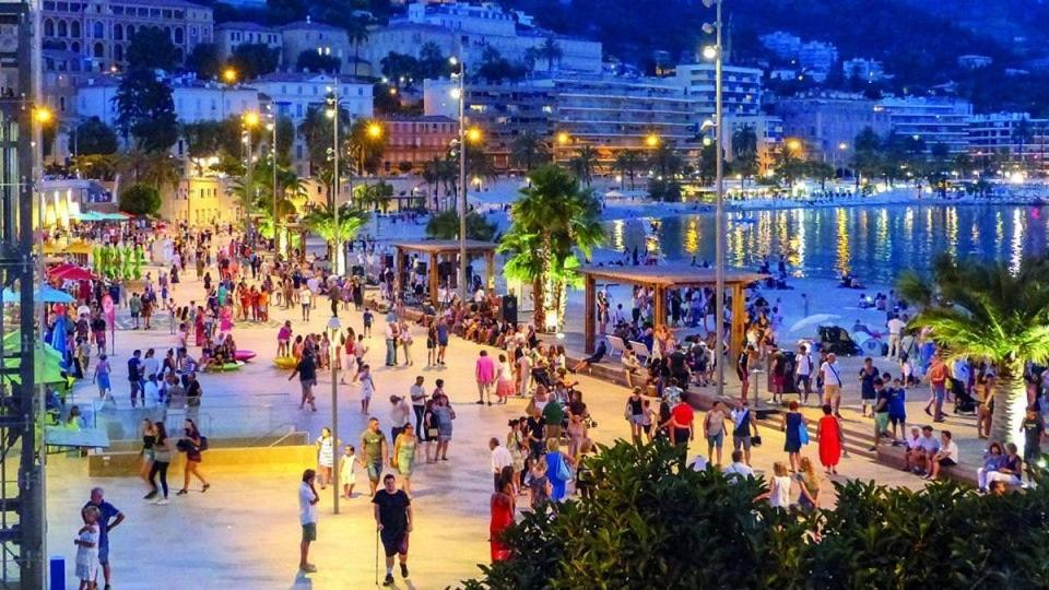 Monaco # Menton - 4 Persons - Hypercenter - Private Parking - Full Renovated - Clim - Fast Wifi - Beach And Sun Buitenkant foto