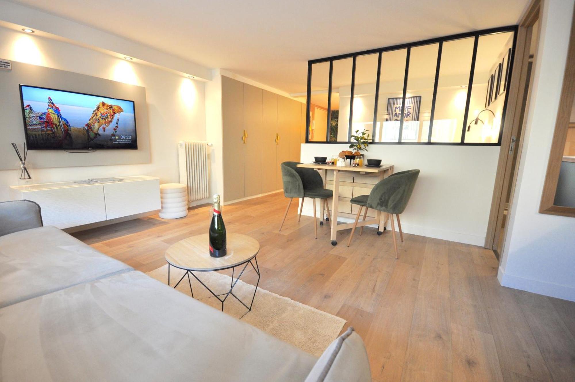 Monaco # Menton - 4 Persons - Hypercenter - Private Parking - Full Renovated - Clim - Fast Wifi - Beach And Sun Buitenkant foto