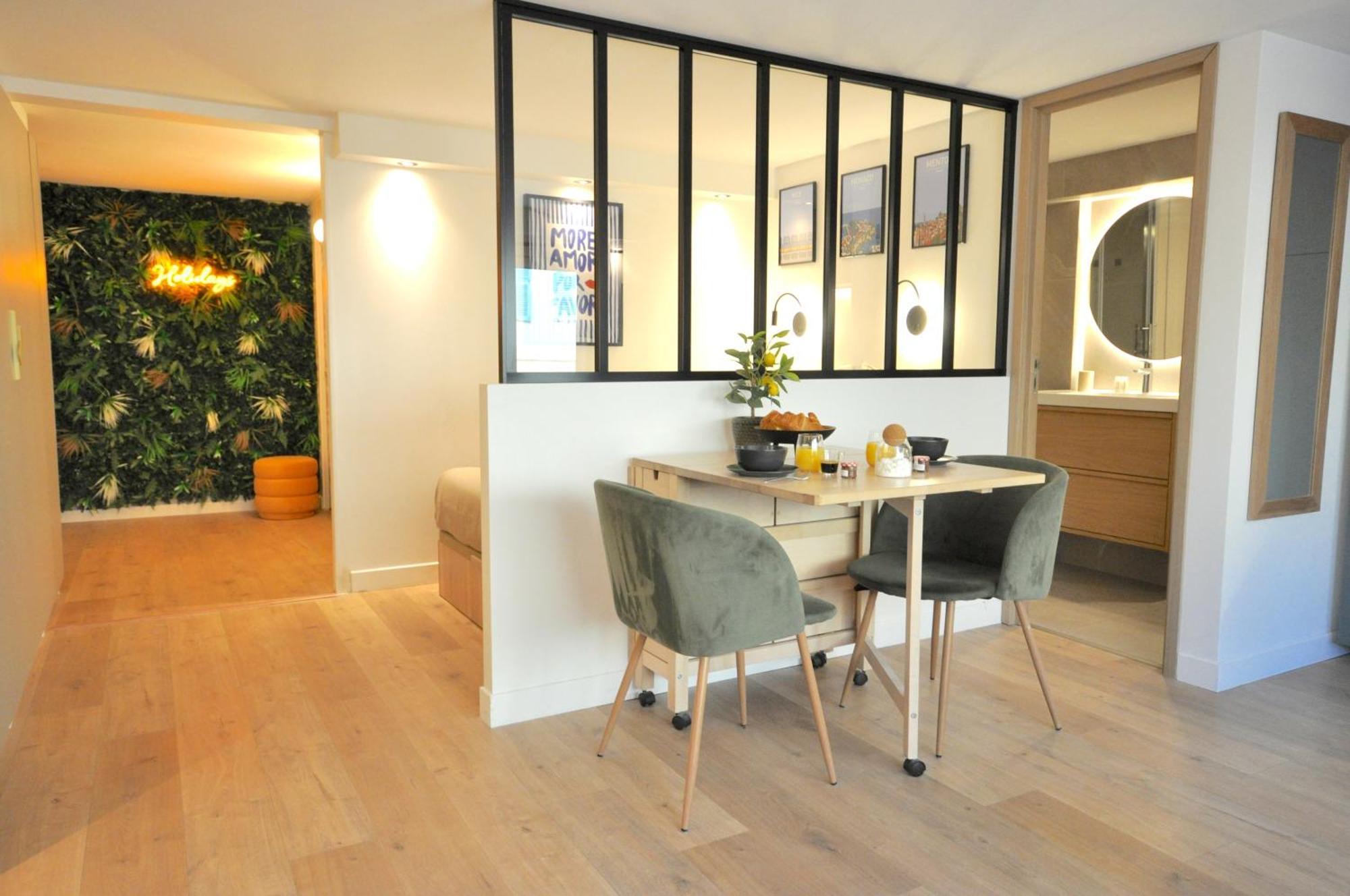 Monaco # Menton - 4 Persons - Hypercenter - Private Parking - Full Renovated - Clim - Fast Wifi - Beach And Sun Buitenkant foto
